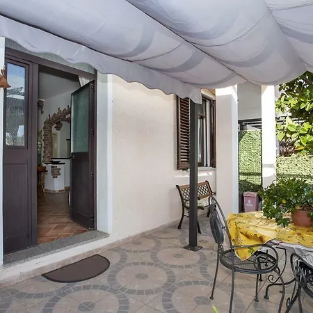 Villino Pietra شقة